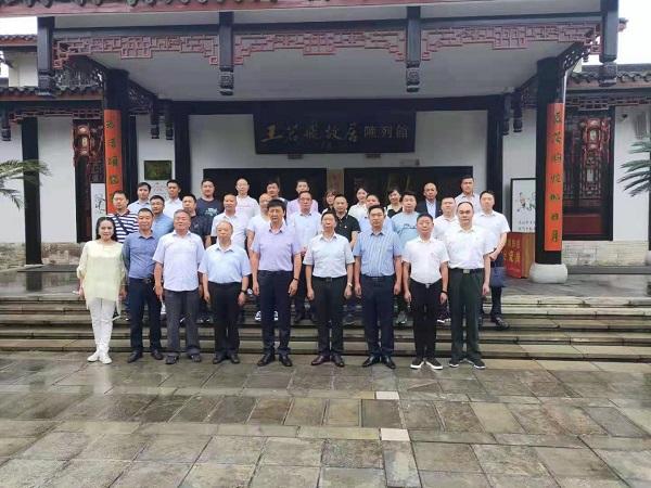 光荣使命早期版本下载回顾与探索，重温经典游戏体验
